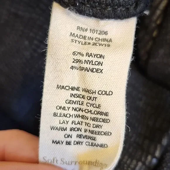 Soft Surroundings black/charcoal snakeskin print soft stretch slim leg pants, L - Picture 7 of 9